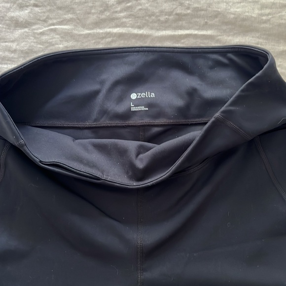 Zella Cropped Leggings 24” inseam - Picture 7 of 8